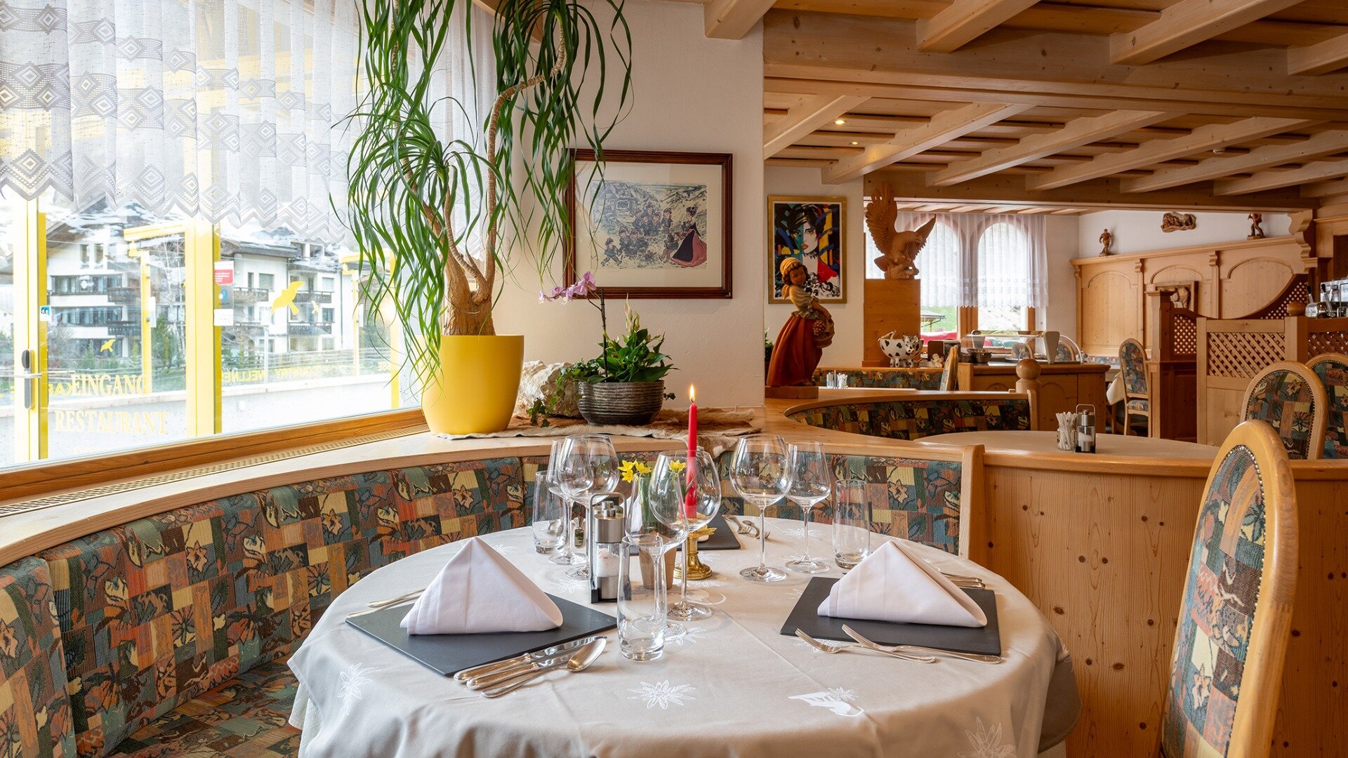 Frühstücksraum - Alpin Sporthotel Bündnerhof Samnaun Dorf Frühstücksraum - Alpin Sporthotel Bündnerhof Samnaun Dorf